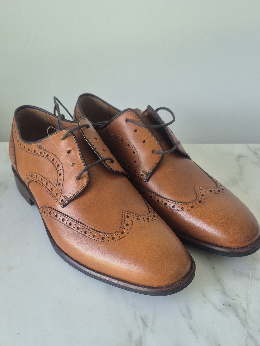 Johnston & Murphy Tan Leather Wingtip Derby Shoes. Size 9.5